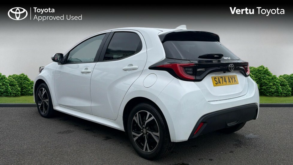 Toyota Yaris Design SA74AYX White #4