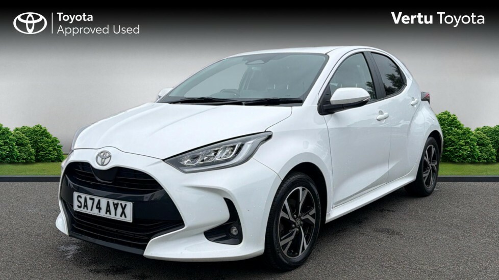 Toyota Yaris Design SA74AYX White #3