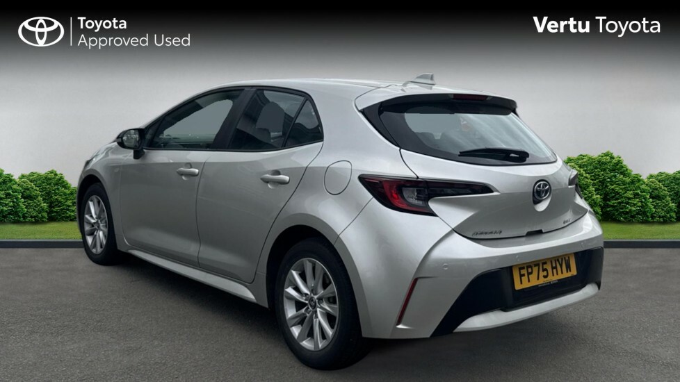 Toyota Corolla Icon Silver #4