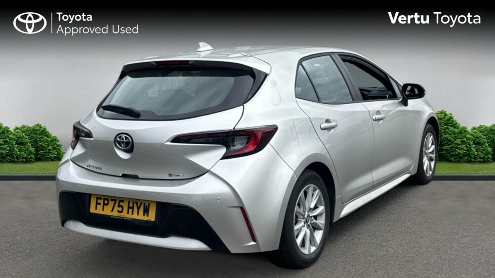 Toyota Corolla Icon Silver #2