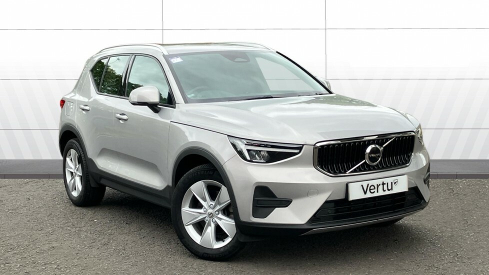 Volvo XC40 Core Silver