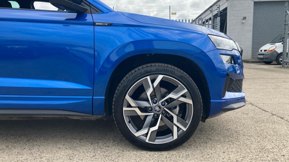 Skoda Karoq Sportline Edition Blue #5