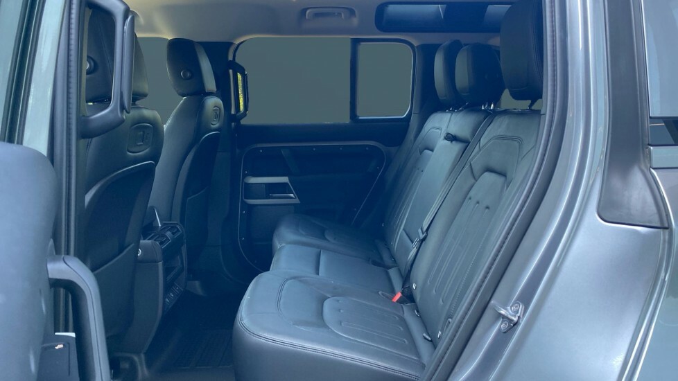 Land Rover Defender 110 Se Grey #4
