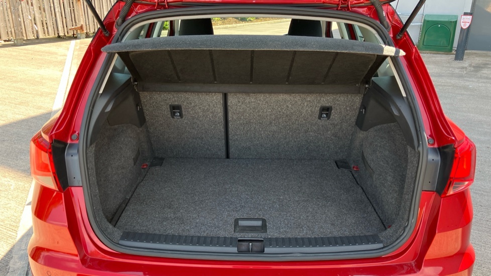 Seat Arona Se Technology YA69UCM Red #4