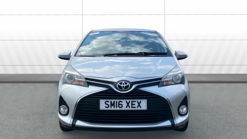 Toyota Yaris Icon Silver #3