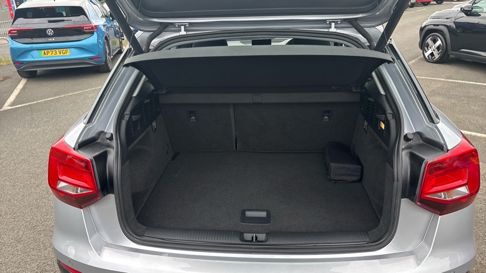 Audi Q2 Sport NJ20EPN Silver #4