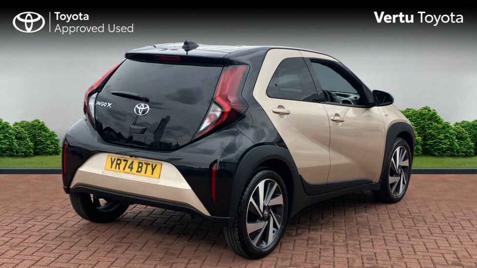 Toyota Aygo X Edge YR74BTY Beige #2