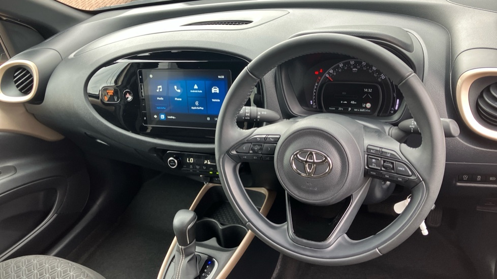 Toyota Aygo X Edge YR74BTY Beige #6