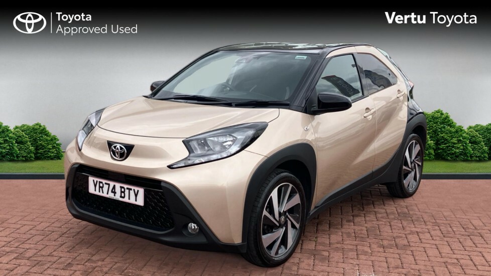 Toyota Aygo X Edge YR74BTY Beige #3