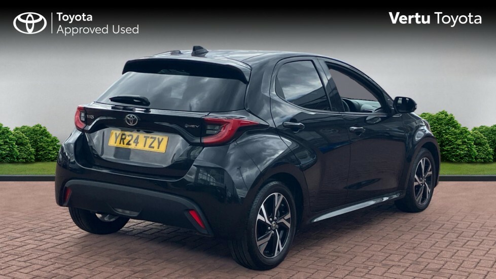 Toyota Yaris Design YR24TZY Black #2