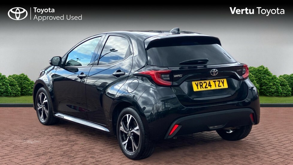 Toyota Yaris Design YR24TZY Black #4