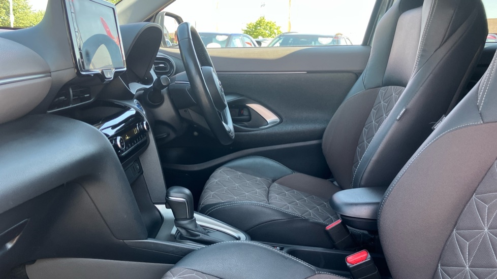 Toyota Yaris Cross Excel Grey #5