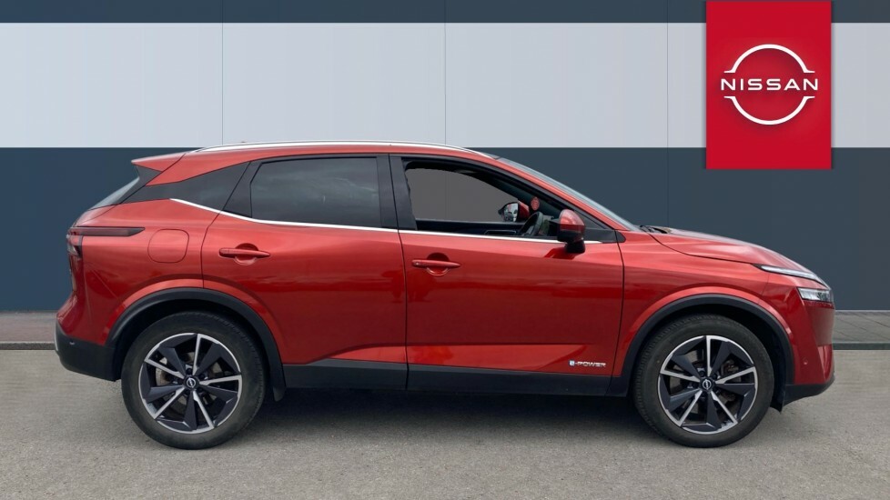 Nissan Qashqai Tekna NV23GZO Red #5