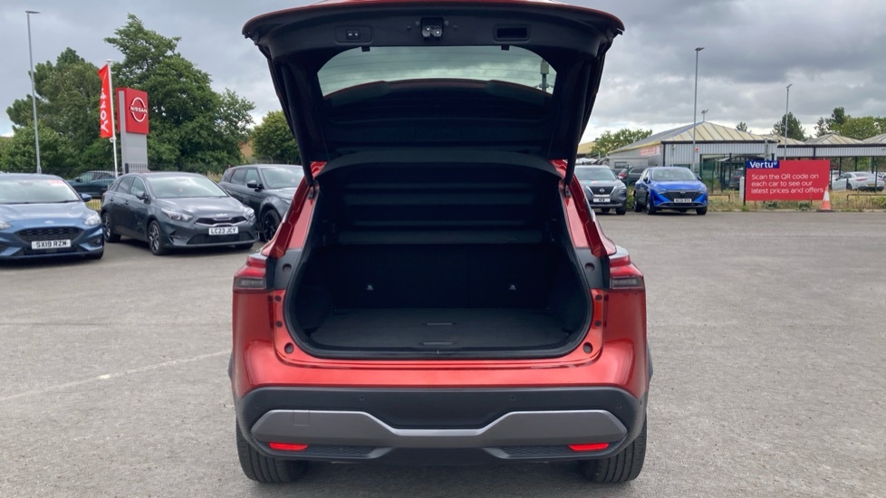 Nissan Qashqai Tekna NV23GZO Red #4