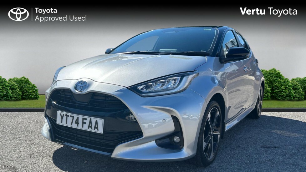 Toyota Yaris Premiere Edition YT74FAA Silver #3