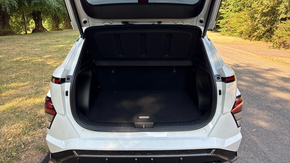 Hyundai Kona N Line EF25HHO White #4