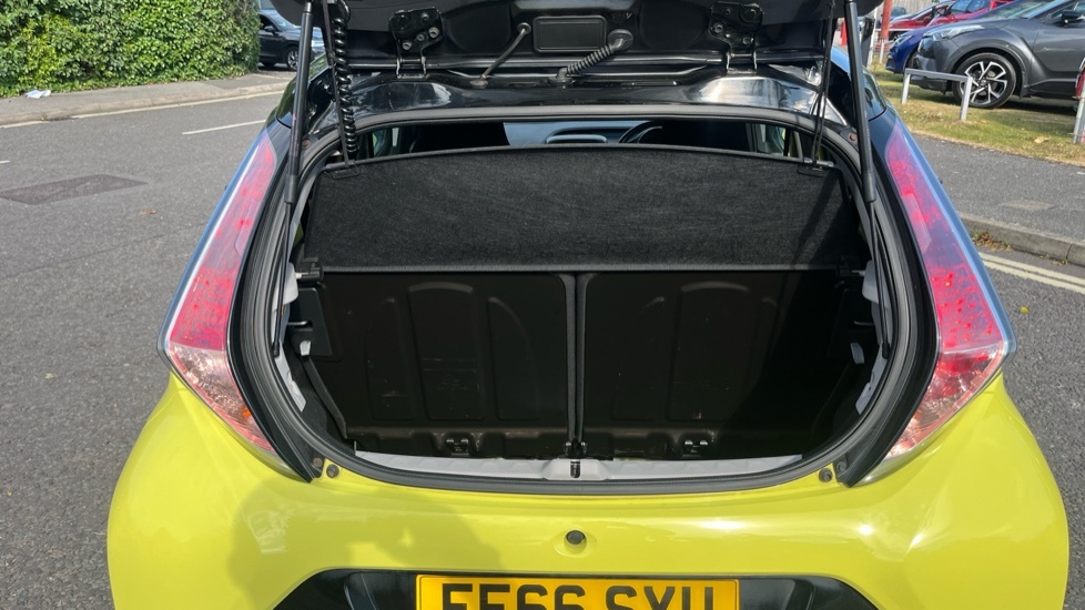 Toyota Aygo X X-cite 3 Yellow #4