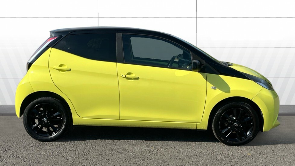 Toyota Aygo X X-cite 3 Yellow #5
