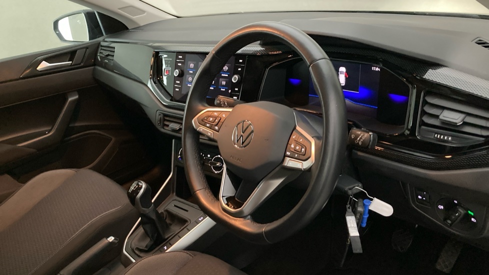 Volkswagen Polo Life Black #6