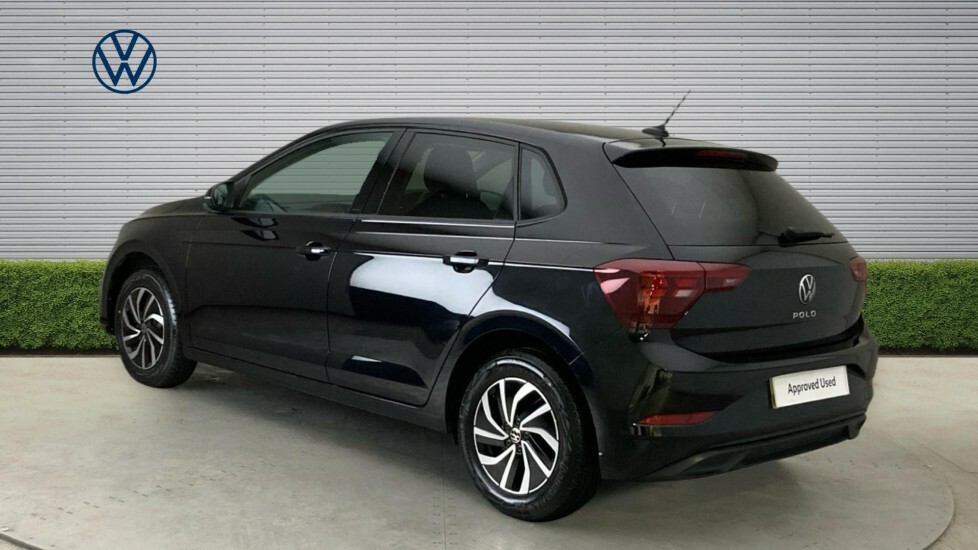 Volkswagen Polo Life Black #3