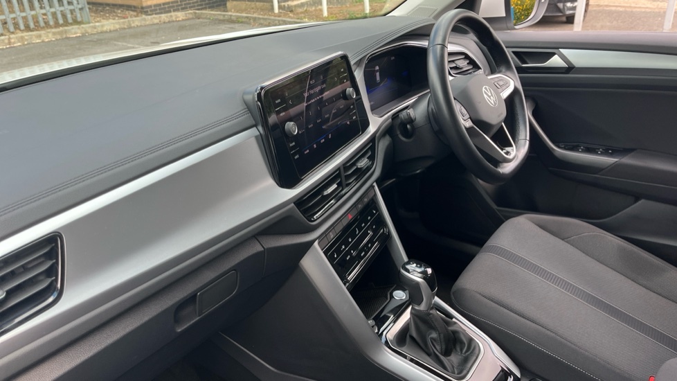 Volkswagen T-Roc Match YH24ZAM White #2