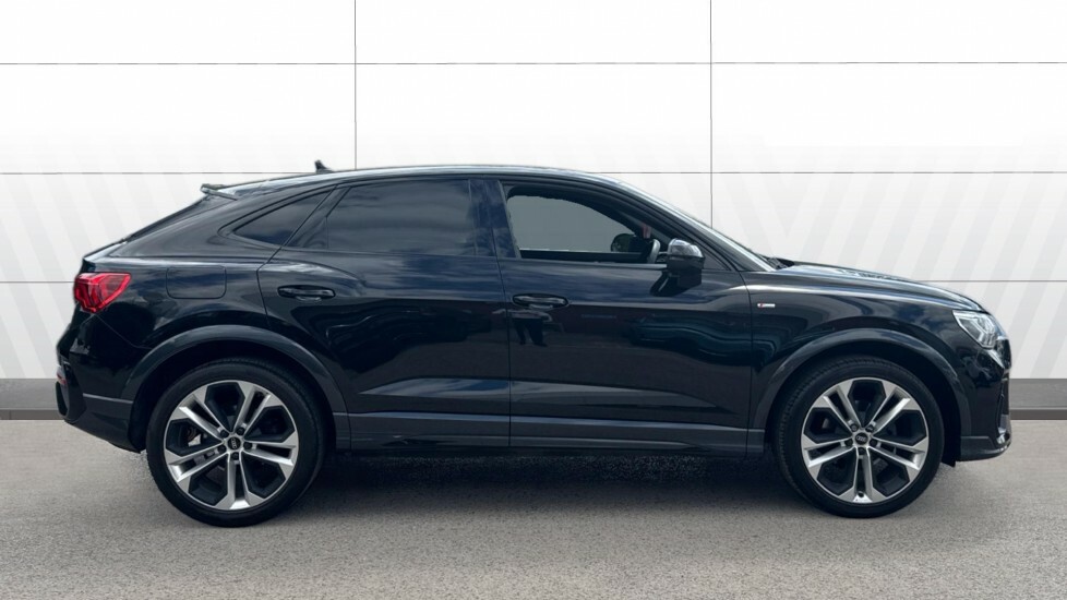 Audi Q3 Black Edition WN22ZHE Black #5