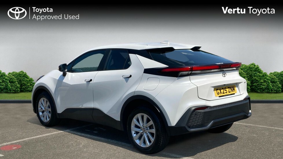 Toyota C-Hr Icon White #4
