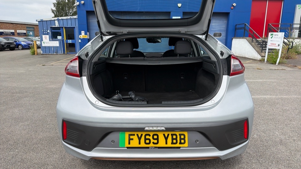 Hyundai Ioniq Premium Silver #4
