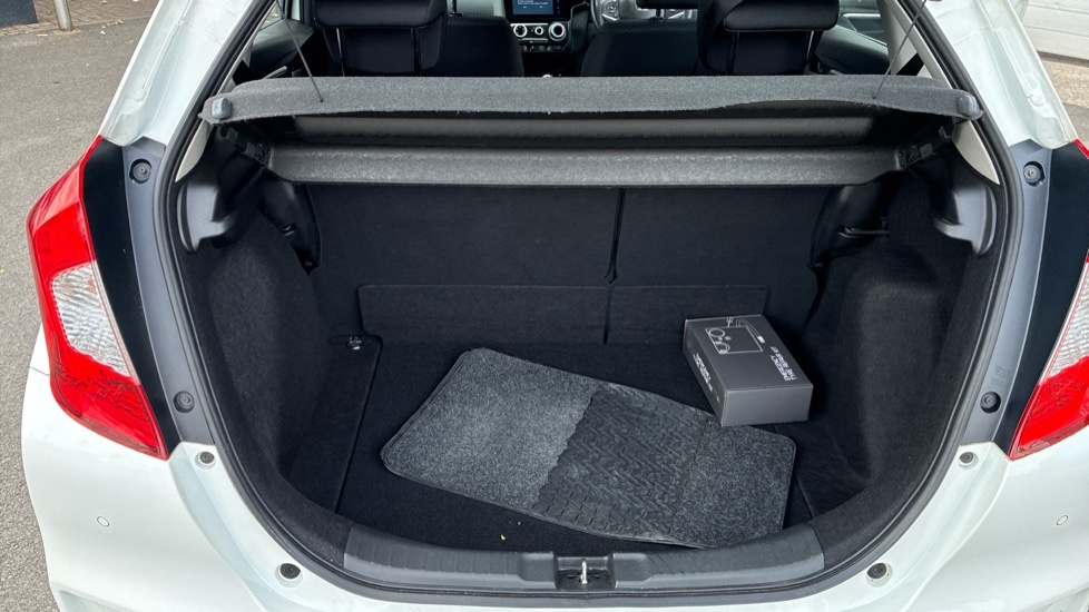Honda Jazz Se White #4