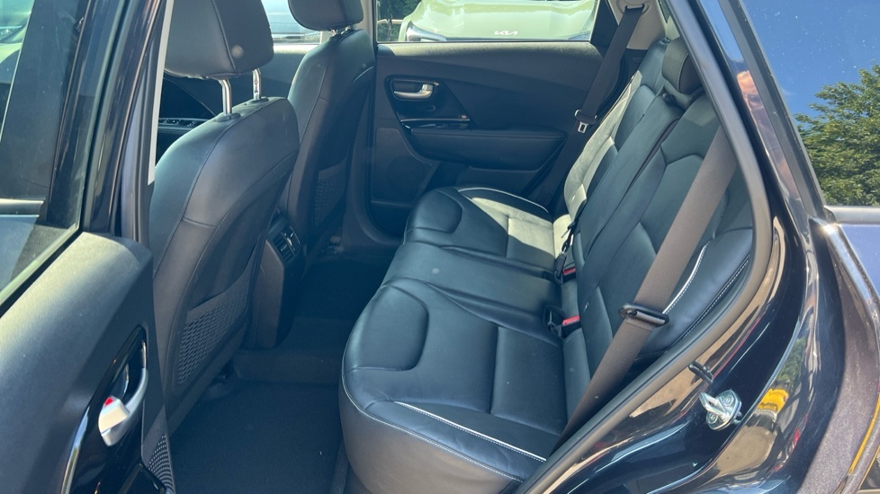 Kia e-Niro Kia Estate Sp 150Kw First Edition 64Kwh 5 Blue #16