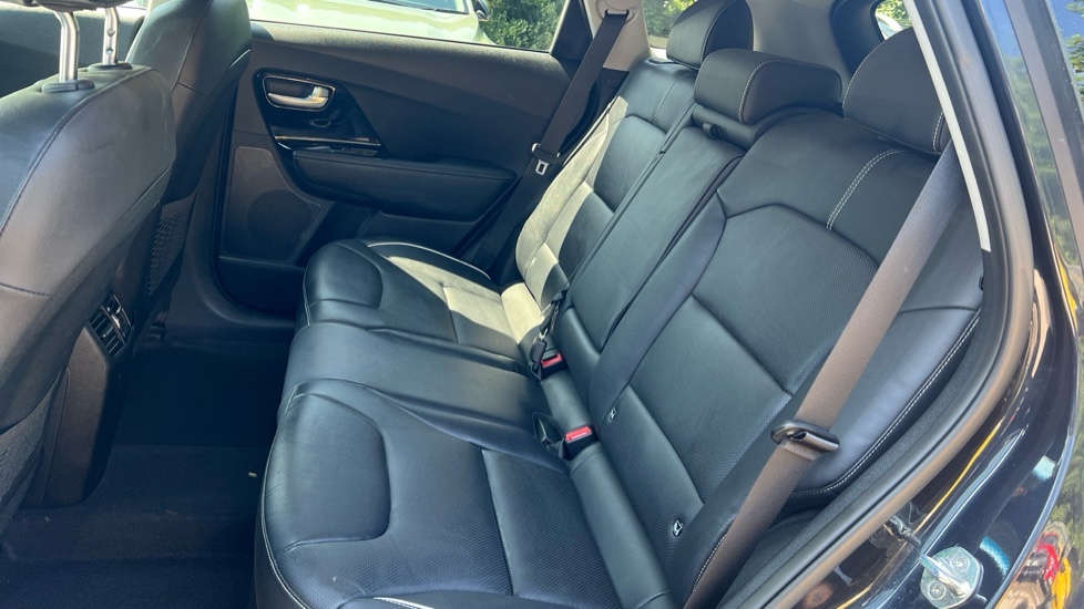 Kia e-Niro Kia Estate Sp 150Kw First Edition 64Kwh 5 Blue #24