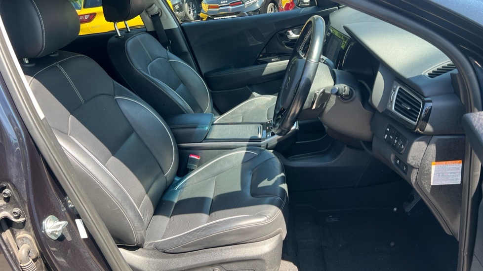 Kia e-Niro Kia Estate Sp 150Kw First Edition 64Kwh 5 Blue #30
