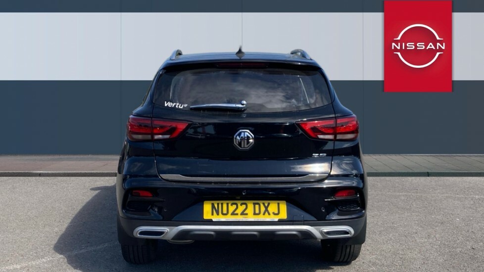 MG ZS Exclusive Black #6