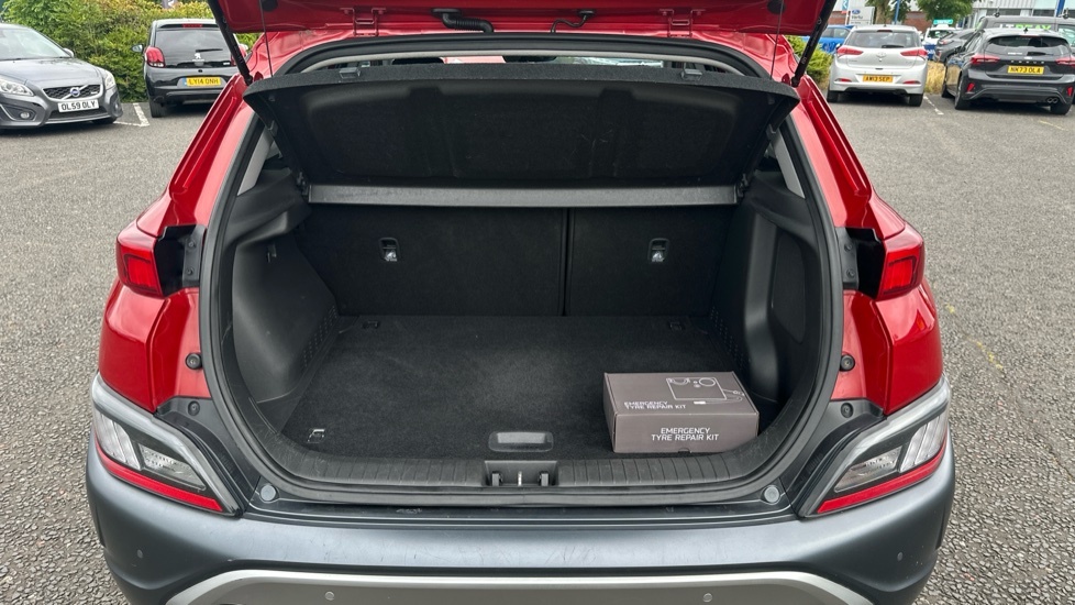 Hyundai Kona Premium Red #4