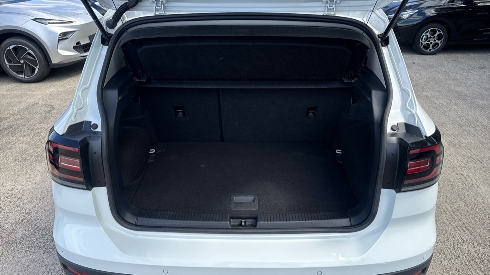 Volkswagen T-Cross Black Edition RF23XUP White #4