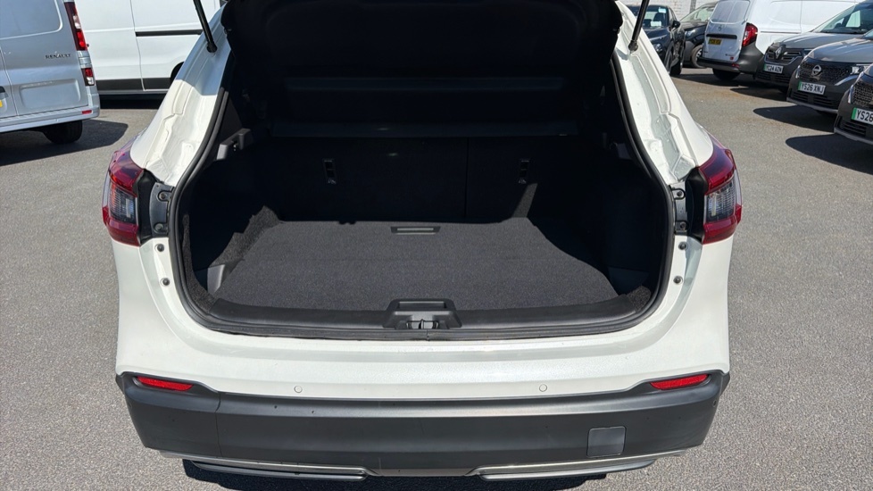 Nissan Qashqai N-connecta White #4