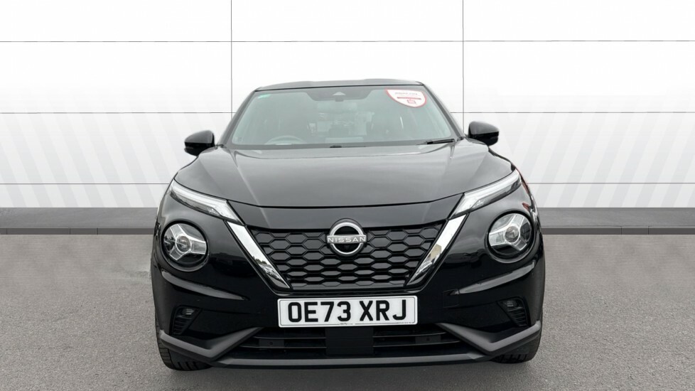 Nissan Juke Tekna Black #3