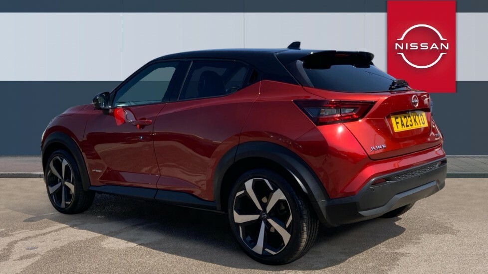 Nissan Juke Tekna Red #2