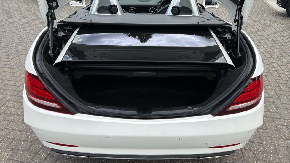Mercedes-Benz SLC Amg Line White #4