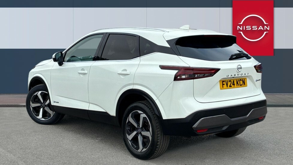 Nissan Qashqai N-connecta FV24KCN White #2
