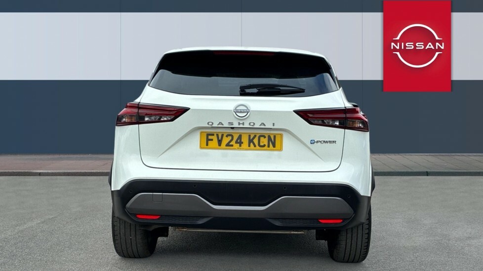 Nissan Qashqai N-connecta FV24KCN White #6