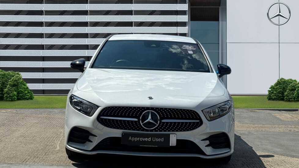 Mercedes-Benz A Class Amg Line OU72XZV White #3