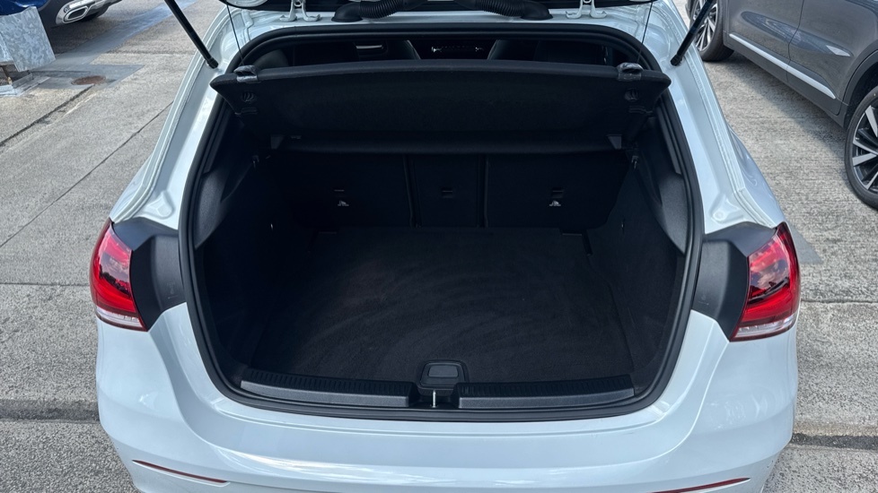 Mercedes-Benz A Class Amg Line OU72XZV White #4