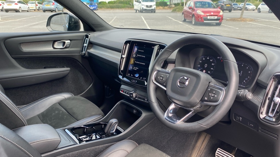 Volvo XC40 R Design WG71TWW Black #4