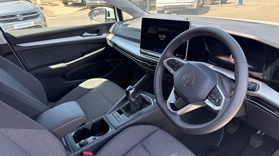Volkswagen Golf Match White #5
