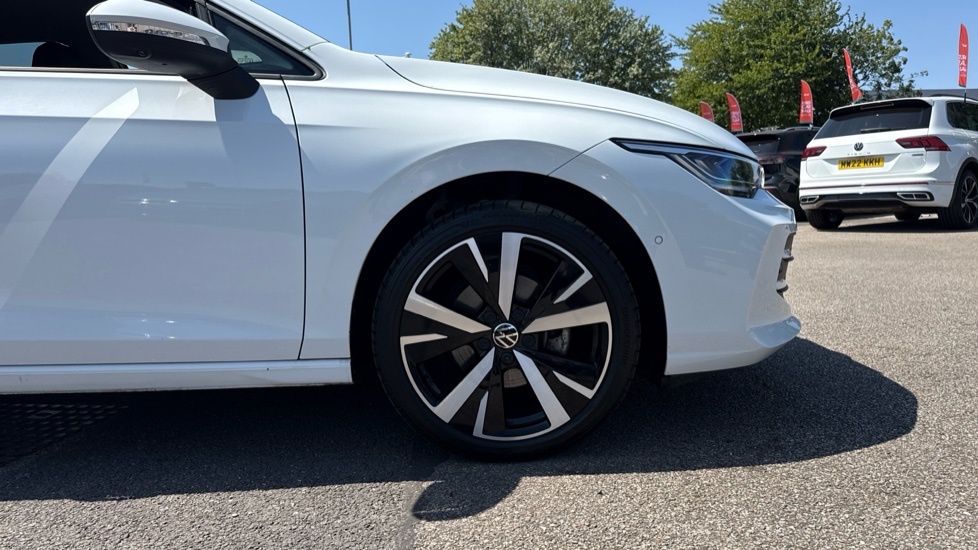 Volkswagen Golf Match White #4