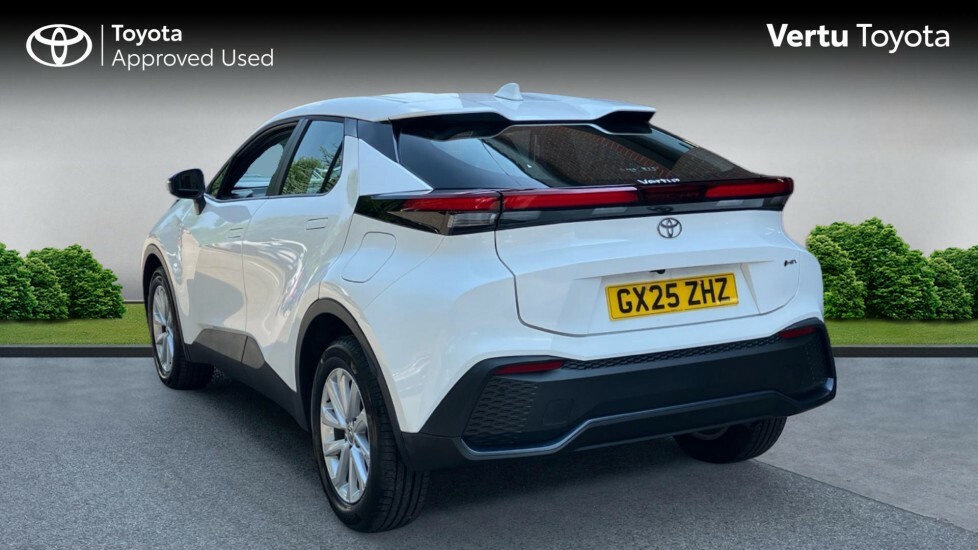 Toyota C-Hr Icon White #4