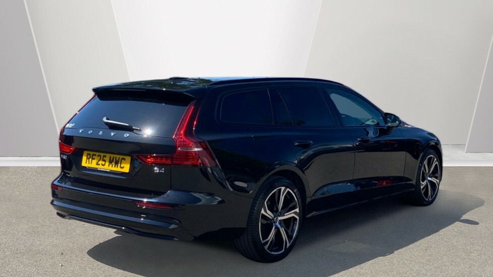 Volvo V60 Plus Black #2