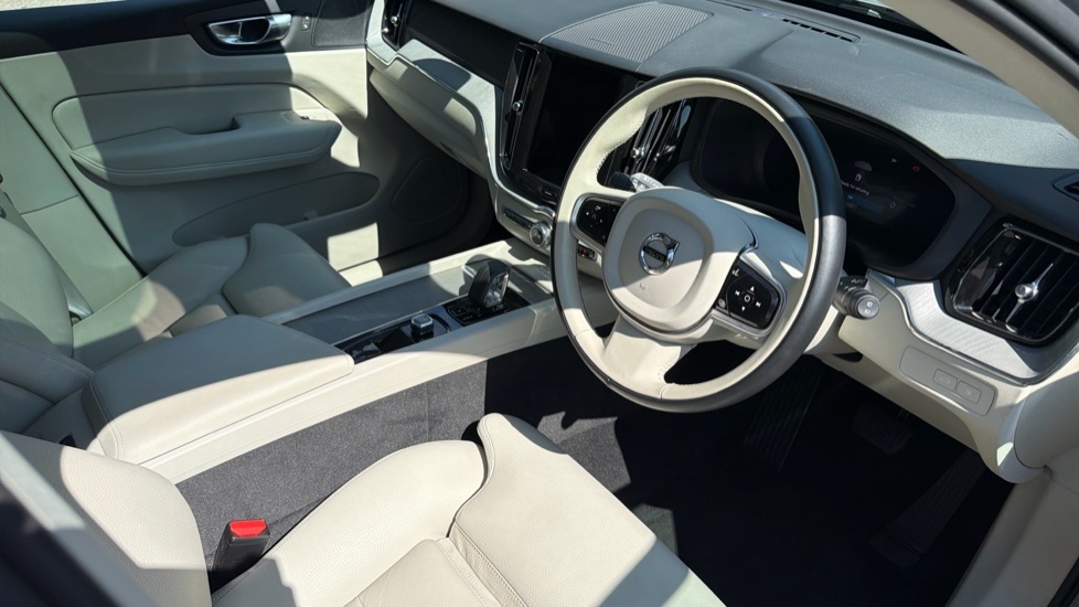 Volvo XC60 Plus RE25WFD Grey #4