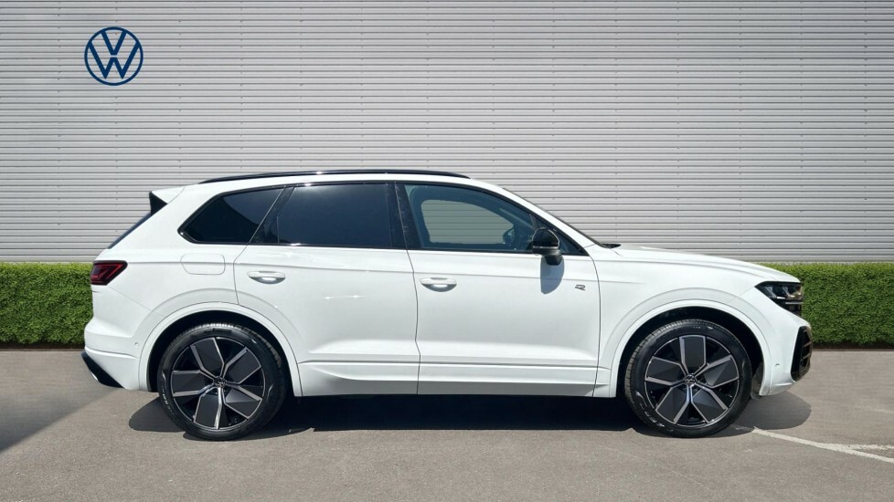 Volkswagen Touareg Black Edition AO75XFG White #4
